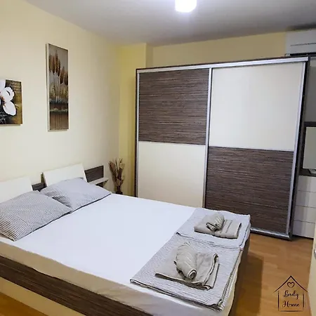 Apartment Lindy